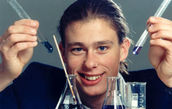 pH-Wert-Bestimmung und Analyse und qualitative Salzanalyse durch Anthocyane