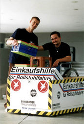 Einkaufshilfe für Rollstuhlfahrer