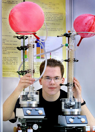 Umweltverträgliche Darstellung des Triphenylmethanfarbstoffs Malachitgrün