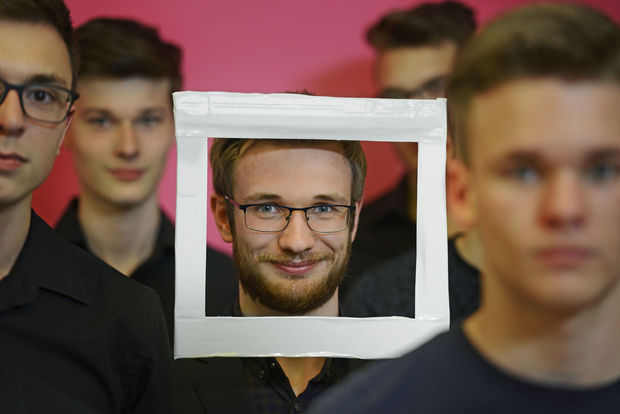 Detektion von Menschen in bekannten Umgebungen mittels eines Raspberry Pi