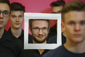 Detektion von Menschen in bekannten Umgebungen mittels eines Raspberry Pi