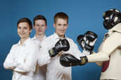 Trainingspartnerroboter für Kampfsport- und Selbstverteidigungstraining „MC RoBeK“