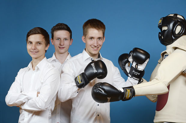 Trainingspartnerroboter für Kampfsport- und Selbstverteidigungstraining „MC RoBeK“