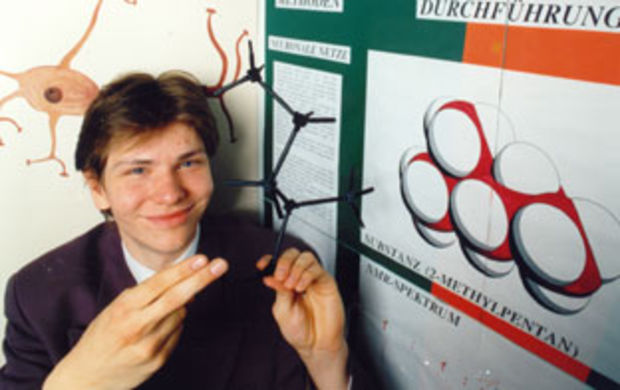 Künstliche Intelligenz zur Aufdeckung von Spektren-Eigenschafts-Beziehungen